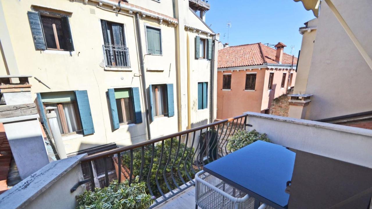 Ai Bareteri Luxury Canal View Venedik Dış mekan fotoğraf