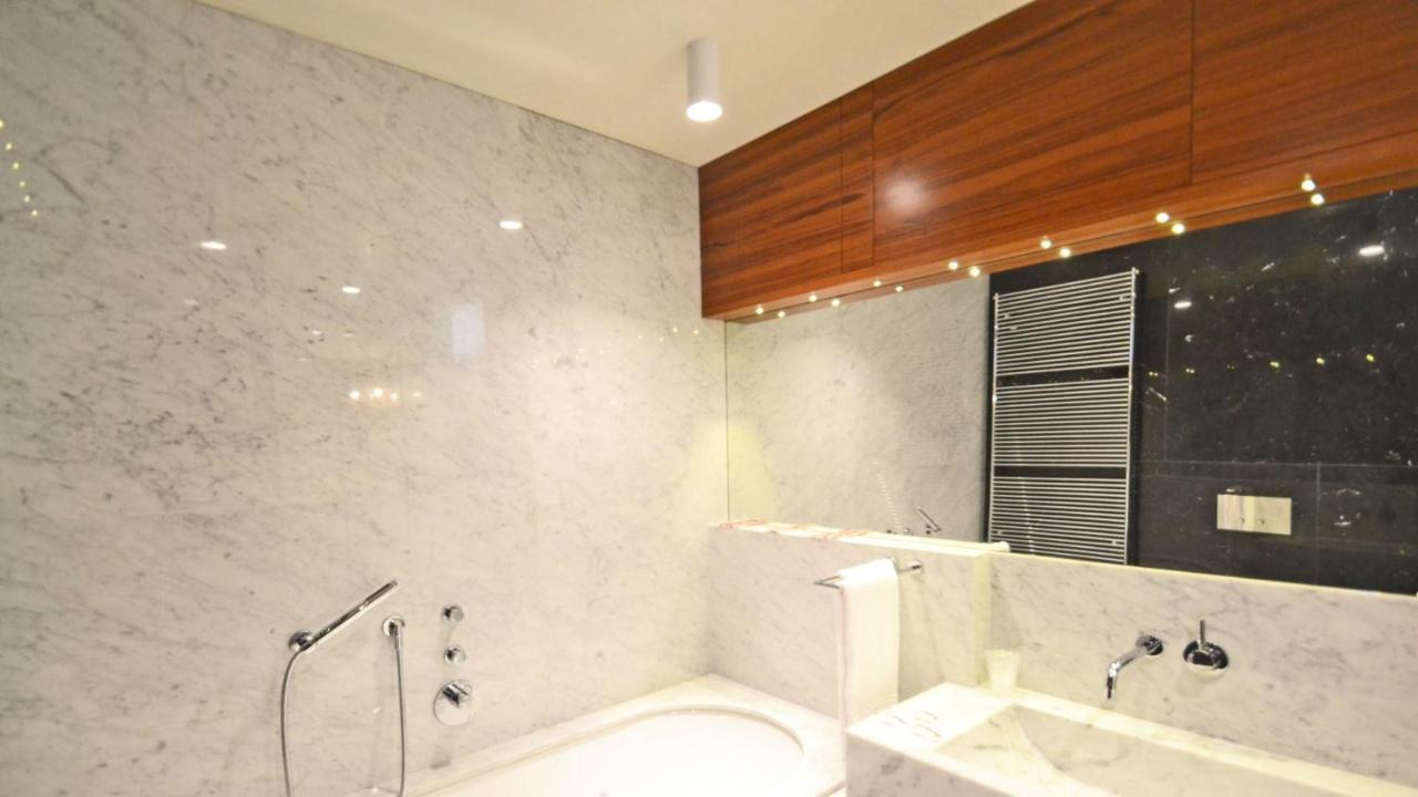 Ai Bareteri Luxury Canal View Venedik Dış mekan fotoğraf